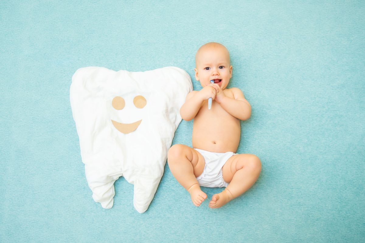 Ab wann sollte die Zahnpflege beim Baby beginnen? 2